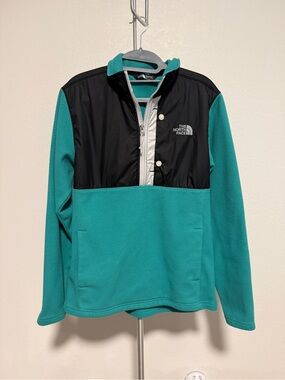 North face sweater
